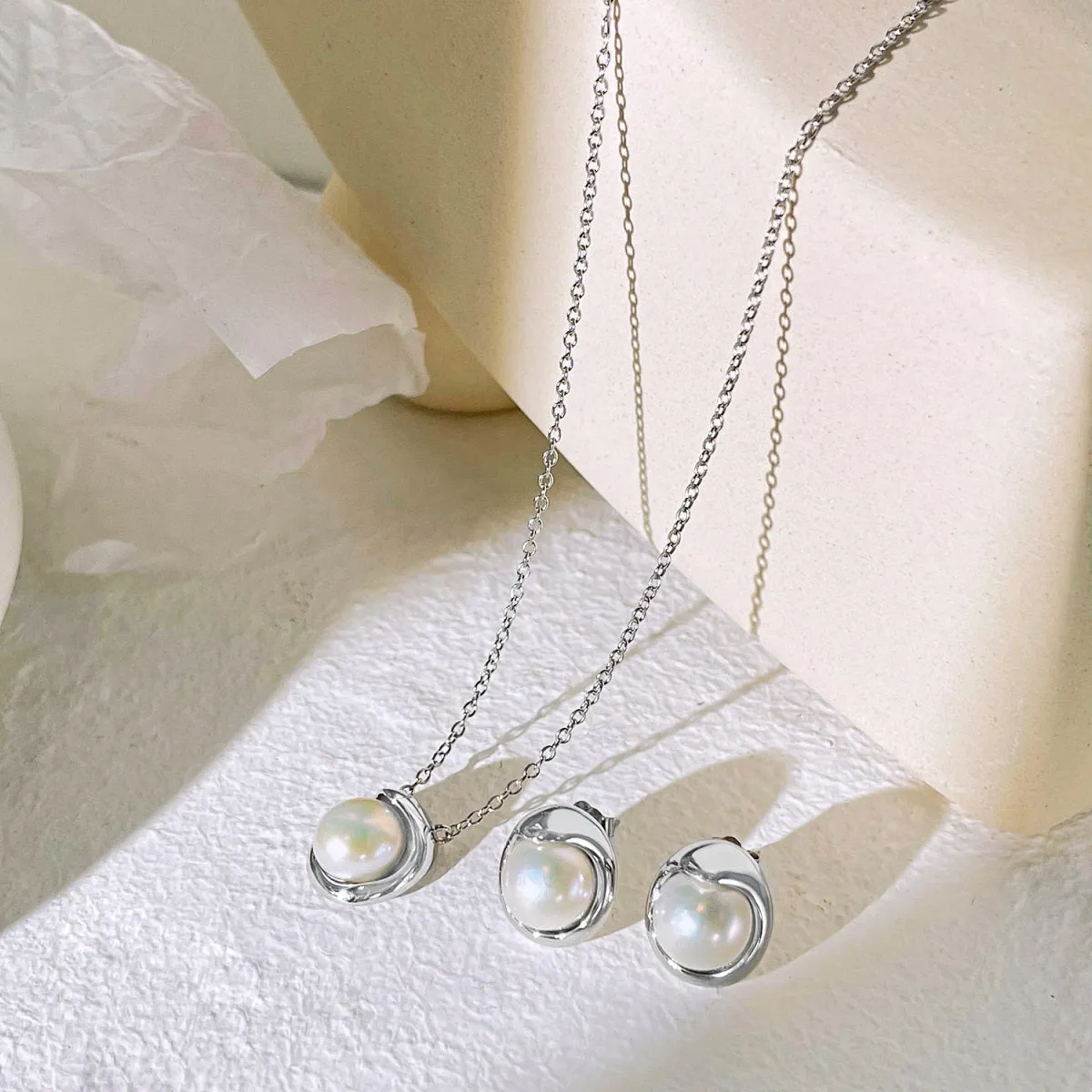 7.5mm Genuine Freshwater Pearl Stud Earrings