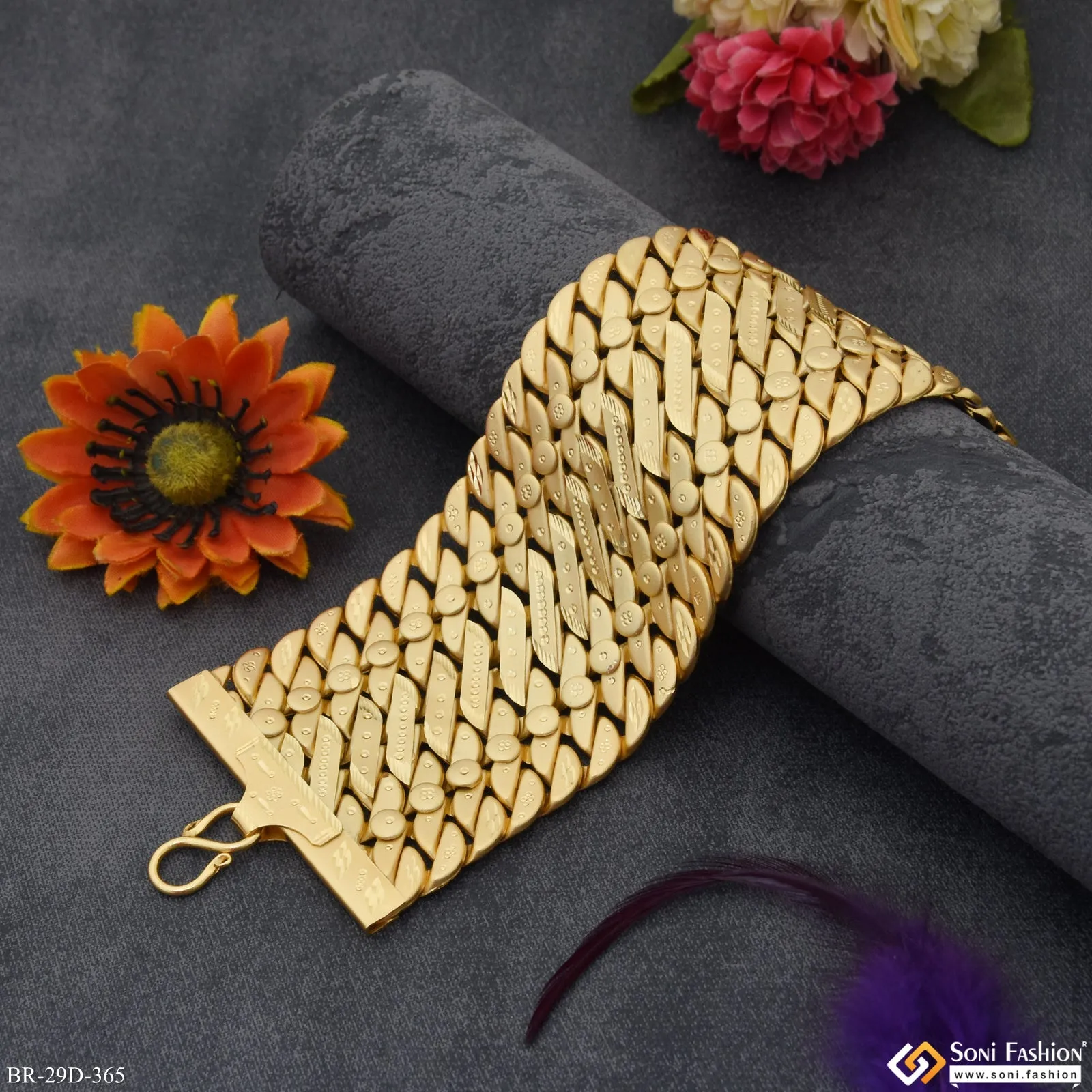 Dainty Design Gold Plated Pokal Bracelet for Men - Style D365
