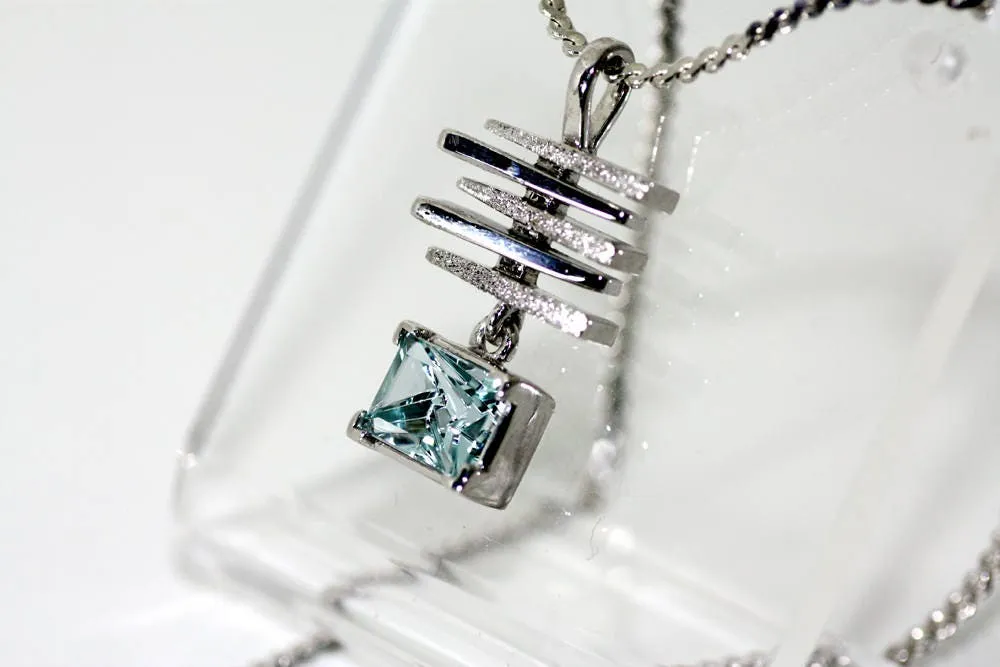 Handcrafted aquamarine pendant