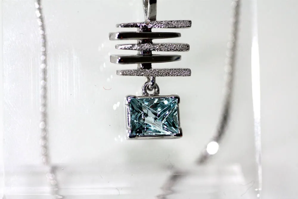 Handcrafted aquamarine pendant